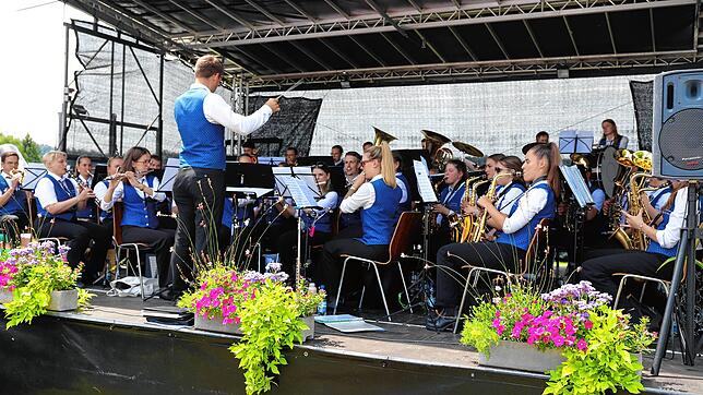 Der Musikverein von Heudorf am Bussen, einem Ortsteil von Dürmentingen, sorgt am Sonntag ab 11.30 Uhr bei schönstem Wetter beim ...