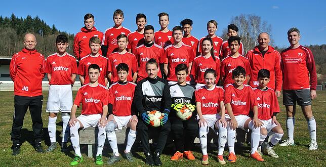 Die C1-Junioren-Mannschaft des Fußballclubs 09 Überlingen wurde in der Bezirksliga Meister. Zudem ist sie Bezirkspokalsieger im Bezirk ...