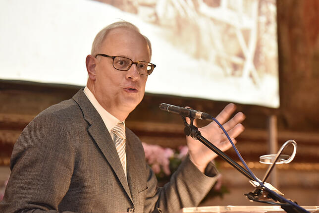 Archivar Andreas Wilts hat mir sechs Autoren die Biografie von Max Egon erschaffen.