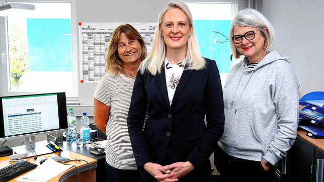 Am Gehrenberg zuhause, global unterwegs: ABC-Inhaberin Christina Klausner (Mitte) leitet mit Petra Blankenhagen (rechts) und Cornelia ...