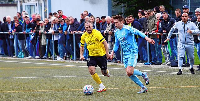 Bild 11: Die besten Bilder vom Spitzenspiel zwischen Südstern Singen und Öhingen-Gaienhofen