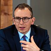 Soll sich der Landkreis stärker engagieren, um die fachärztliche Versorgung für Kinder und Jugendliche selber zu verbessern? Landrat ...