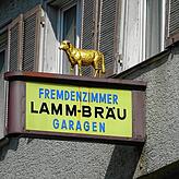Nur das Wirthausschild erinnert daran, dass hier auch einmal Bier gebraut wurde.