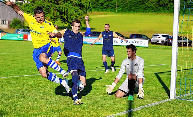 Bild 24: Bildergalerie vom Ü35-Bezirkspokalfinale zwischen der SG Dettingen-Dingelsdorf und dem SV Allensbach