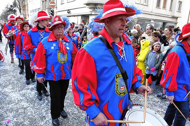 Bild 17: Bilder vom großen Fasnet Samschdig-Umzug der Poppele-Zunft (3)