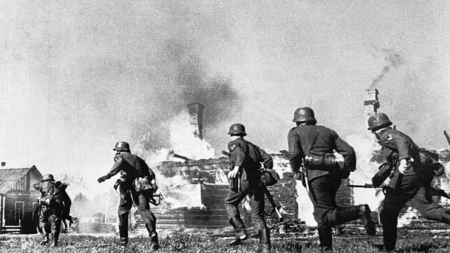 Wehrmachtssoldaten in der Ukraine 1941.