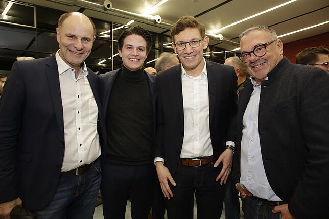 Bild 16: Bilder von der Hilzinger Bürgermeisterwahl in der Hegauhalle
