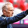 Daumen hoch: Für Christian Streich läuft es auch nach zehn Jahren beim SC Freiburg gut.