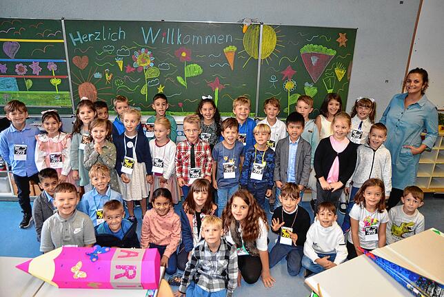 Auf ihr erstes Schuljahr freuen sich die 28 Schülerinnen und Schüler der 1b und die sechs Erstklässler der Grundschulförderklasse (GFK), ...