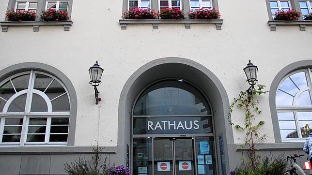 Die Dienststelle des Radolfzeller Oberbürgermeisters: Wer als Chef das Rathaus im Dezember betreten darf, entscheidet sich bei der Wahl ...