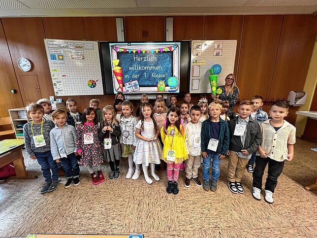 Klasse 1a Erich Kästner Schule Donaueschingen mit Klassenlehrerin Tamara Herbst