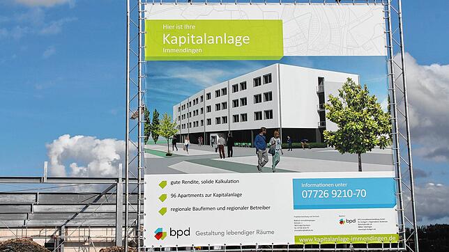 2017 wurde das erste Immendinger Hotel, das als Boardinghouse mit 96 Appartements geplant ist, mit einem Plakat beworben.