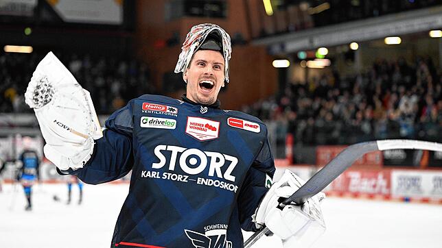 Torhüter Joacim Eriksson konnte gegen Bremerhaven doppelt jubeln: Seine Wild Wings gewannen und er hat einen neuen Vertrag.