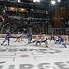 Über 4000 Zuschauer kamen zum ersten Vorbereitungsspiel der Wild Wings (blaue Trikots) in der heimischen Helios-Arena. Sie sahen eine ...