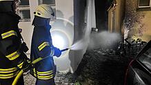 Die Feuerwehr musste am Dienstagabend gegen 22 Uhr zu einem Mülleimerbrand in Watterdingen ausrücken.