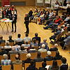 Rund 200 Besucher sind zum Informationsabend rund um Windpark und Bürgerbegehren in die Bräunlinger Stadthalle gekommen. Bürgermeister ...