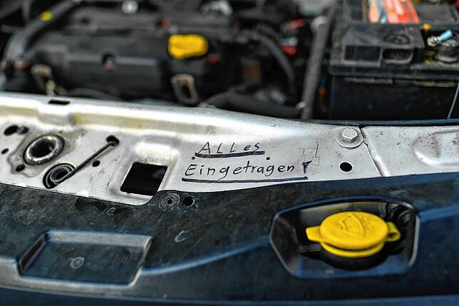 Nicht eingetragen waren einige der in den Autos verbauten Teile der Männer, die am Sonntag in Villingen von der Polizei kontrolliert ...