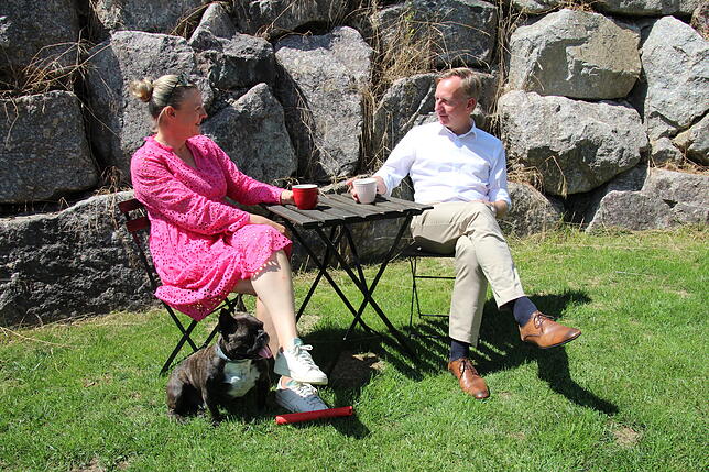 Der Lieblingsplatz von Tanja und Philipp Frank ist die Sitzecke im Garten. Hier trinkt das Paar morgens Kaffee oder lässt den Tag ...