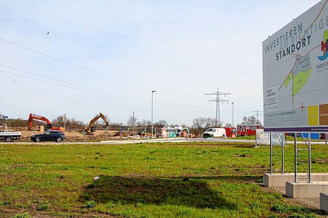 Mit dem Bau der Tankstelle wurde jetzt im Meßkircher Industriepark Nördlicher Bodensee begonnen.