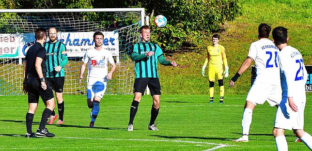 Bild 20: FC Zell übernimmt mit dem 2:1 beim FC Erzingen die Tabellenführung &ndash; und wir haben die Bilder!