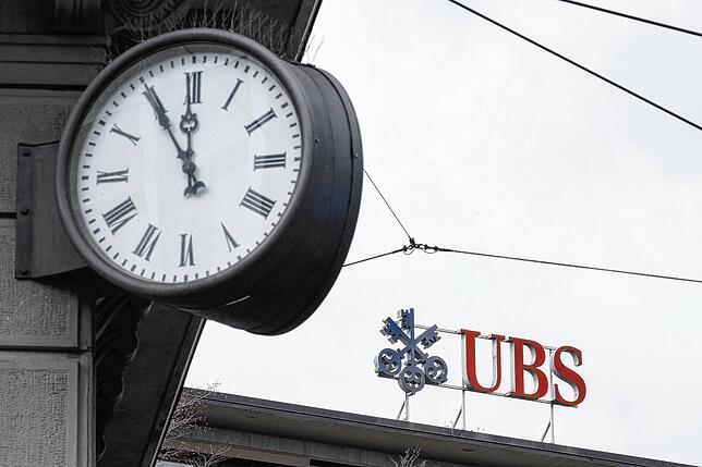 UBS-Logo in Zürich. Die Credit Suisse gehört mittlerweile zum langjährigen Rivalen UBS.
