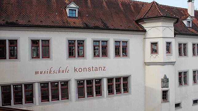 Hier haben schon tausende Kinder und Jugendliche das Musizieren erlernt: Die Musikschule wurde 1985 als Verein gegründet. Zeitgemäß war ...