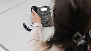 Betrüger greifen gerne zum Telefon, um ältere Menschen zu verunsichern. Ein 72-Jähriger hat sich aber nicht täuschen lassen.