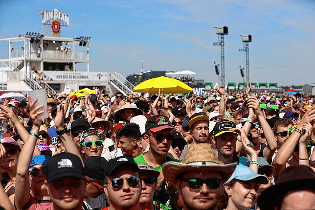 Strahlender Sonnenschein, mitreißende Musik und ausgelassene Stimmung – Festivals sind ein Highlight des Sommers. Doch eine gute ...