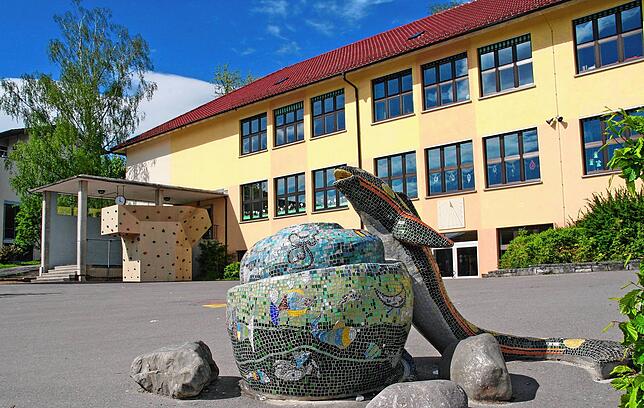 An der Wiestorschule begann der Unterricht für die Klassenstufe Vier bereits am 18. Mai. Nach den Pfingstferien sollen gestaffelt alle ...