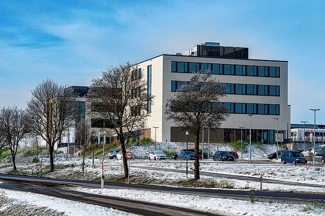 Markanter Anblick: Der neue Gebäudekomplex der IHK beim Klinikum zwischen Villingen und Schwenningen.
