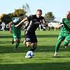 Marbach/Rietheim (Gerd Müller, am Ball) feiert einen klaren Sieg über die DJK Villingen (Devin Sarikaya).