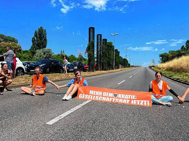 Hier kommt kein Fahrzeug mehr durch.
