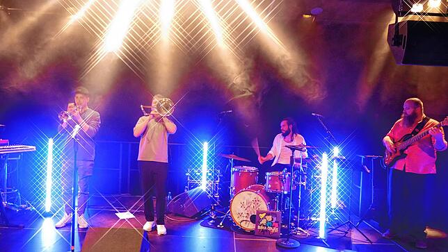 Bild 5: Šuma Čovjek Live in der alten Schlosserei – Die besten Bilder
