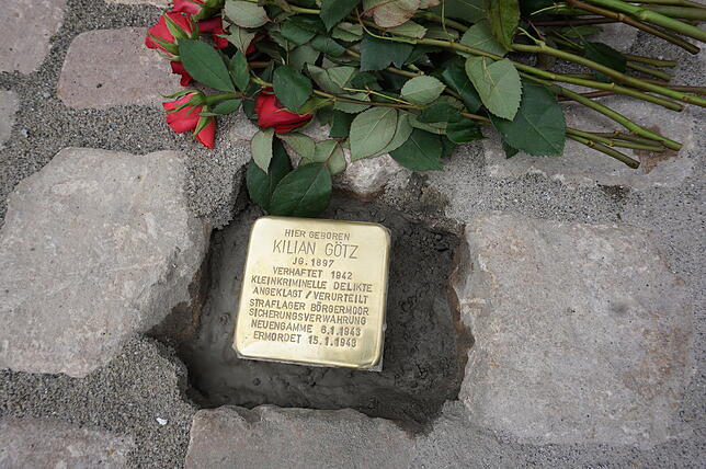 So sieht der Stolperstein ein, der an der Vorstadtstraße an das Löffinger NS-Opfer Killian Götz erinnert.