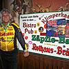Hennry Adler betreibt seit 30 Jahren das Bistro Pub &bdquo;Klimperkasten&ldquo; in Todtmoos. Zusammen mit seinen Gästen möchte er das im ...