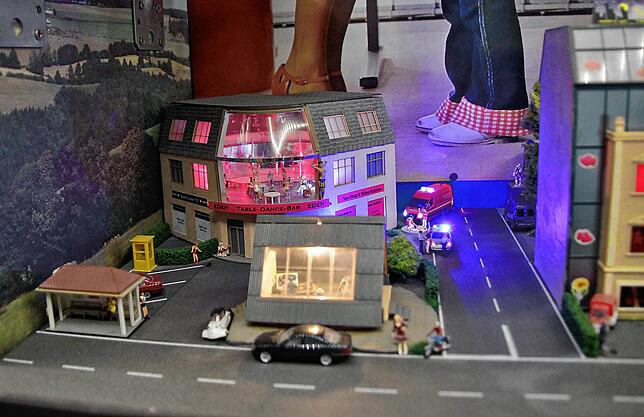 Im Rotlichtviertel gibt es auch eine Table Dance Bar.