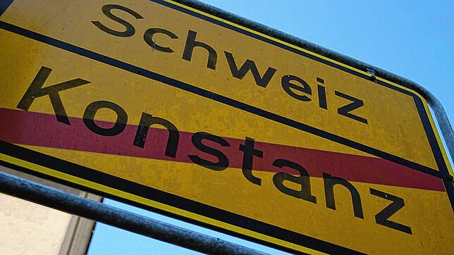 An den Konstanzer Grenzübergangen waren rund 60 Kräfte des Hauptzollamts Singen im Einsatz. Bei den Kontrollaktionen wurden auch ...