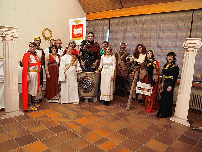 In diesem Jahr hatte sich das Lottstetter Rathaus in das Hauptquartier der römischen Legion, die Mitarbeiter in Römer verwandelt.