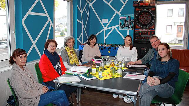 Das Team der Stadtjugendpflege im Jahr 2023: Margerit Haas, Susanne Fricke, Petra Brinkmann, Angelika Winter, Jasmin Schenk, Frank Dei ...