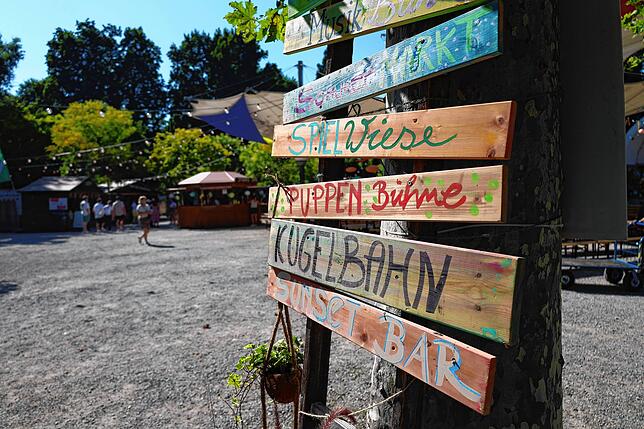 Bild 13: Gut gelaunt und gesellig am Bodensee - so endet das Stadt-gartenfest 2025