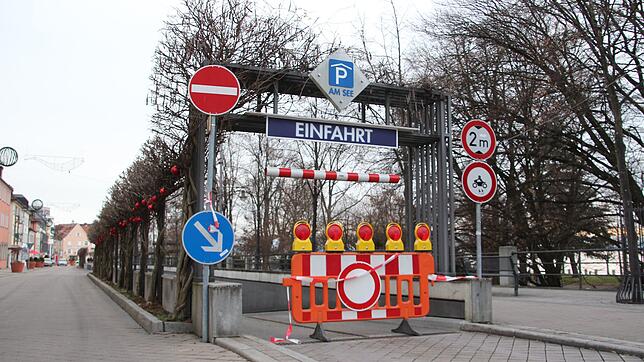 Vorerst geht es hier nicht mehr hinein. Ein Sanierungskonzept für das Parkhaus am See soll bis Ende des Monats ausgearbeitet werden.