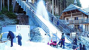 Ein Skifest, das viele Helfer braucht: Rund 600 Ehrenamtliche haben seit Anfang Dezember Schanze und Auslauf der Hochfirst-Schanze in ...