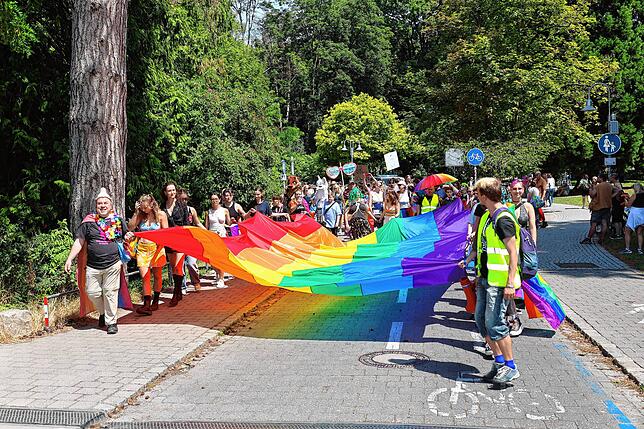 Bild 6: Der CSD Konstanz feiert 20. Geburtstag mit einer Pride-Parade durch die Stadt