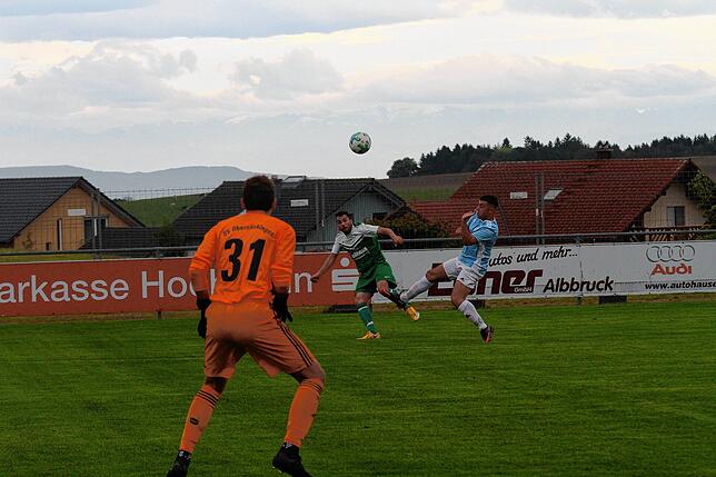 Bild 37: SV Waldhaus bezwingt den SV Obersäckingen mit 4:0 &ndash; und wir haben Bilder!