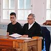 Was als Spaß gedacht war, endet in gefährlicher Körperverletzung in 10 Fällen. Der 18-Jährige muss sich am Amtsgericht Donaueschingen ...