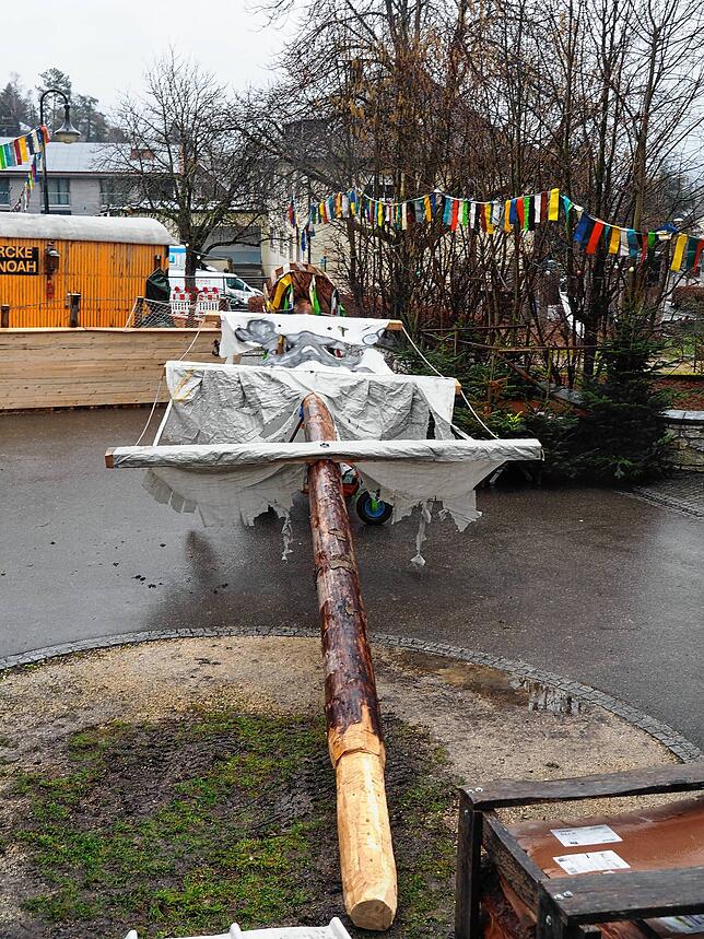 Bild 2: Bilder der Rathausstürmung: Bürgermeister Morasch verliert Dreizack der Macht bei Lottstetter Fasnacht