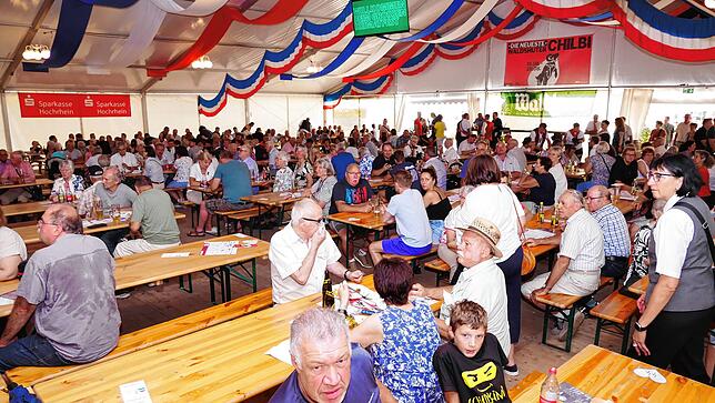 Bild 25: Waldshuter Chilbi 2025: Volles Haus beim 57. Wunschkonzert des Musikzugs St. Florian - das sind die schönsten Bilder