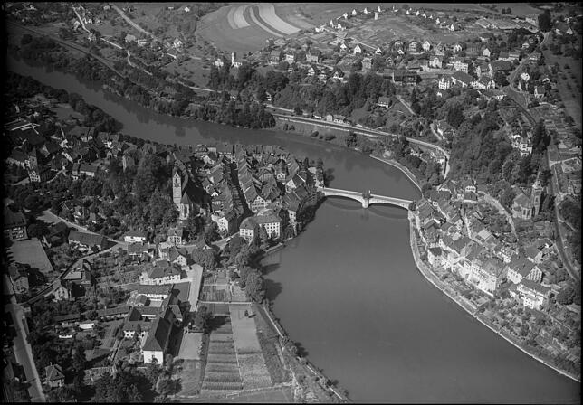 Luftbild von Laufenburg im September 1949, vier Jahre nach dem Ende der NS-Herrschaft. Bild: ETH-Bibliothek Zürich