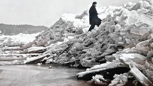 Hier ein Foto aus der Manzeller Bucht. Auch an vielen anderen Stellen türmte sich das Eis.