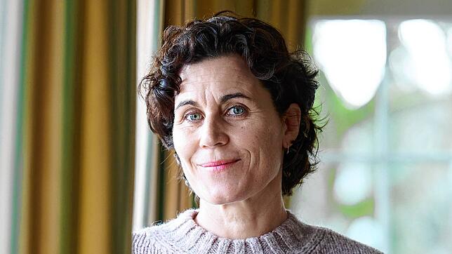 Schauspielerin Nina Kunzendorf findet Kriminalistik „extrem spannend“.